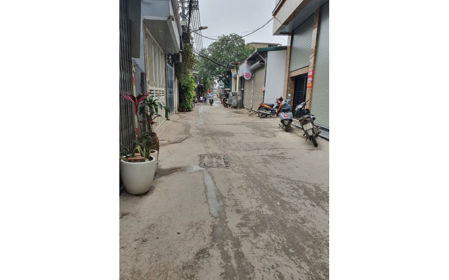 Bán Nhà Định Công Thượng - Hoàng Mai, DT 45m2, 1.5Tầng, Ôtô, Giá Nhỉnh 2tỷ
Bán Nhà Định Công Thượng - Hoàng Mai, DT 45m2, 1.5Tầng, Ôtô, Giá Nhỉnh